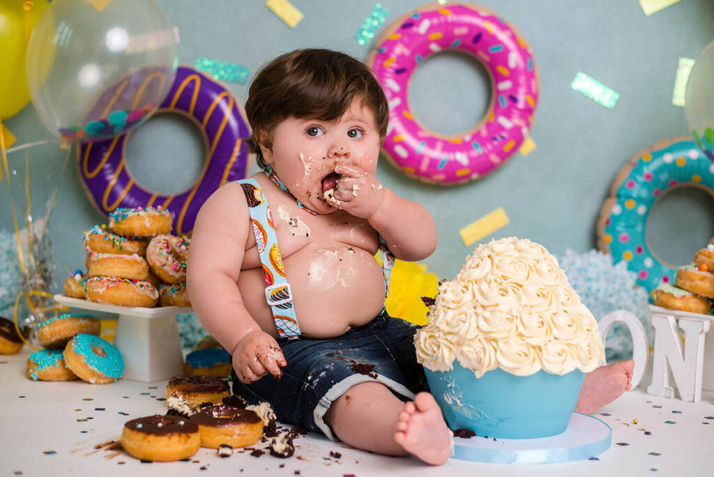 Donuts 1 year old cake smash photography ideas