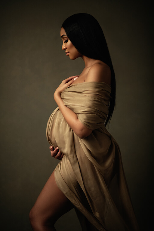 Maternity portrait by maternity photographer in Dallas Fort Worth