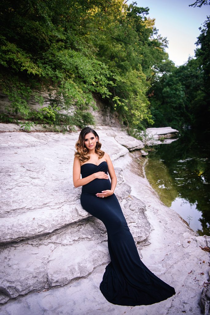 Navy blue maternity gown for outdoor photo shoot