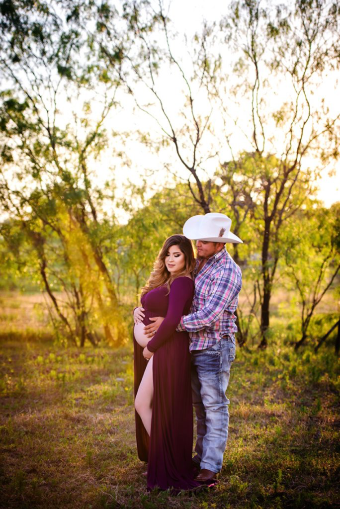 Dallas maternity photographer maternity gown